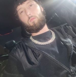 Meet your Posher, Casey